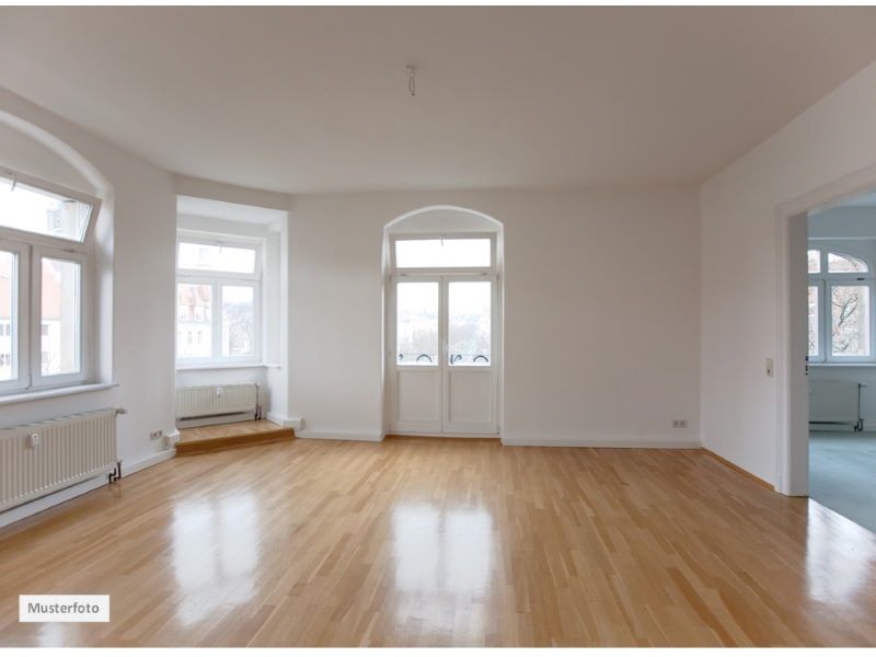 Zwangsversteigerung Neuenbürg, Eichwaldstr.