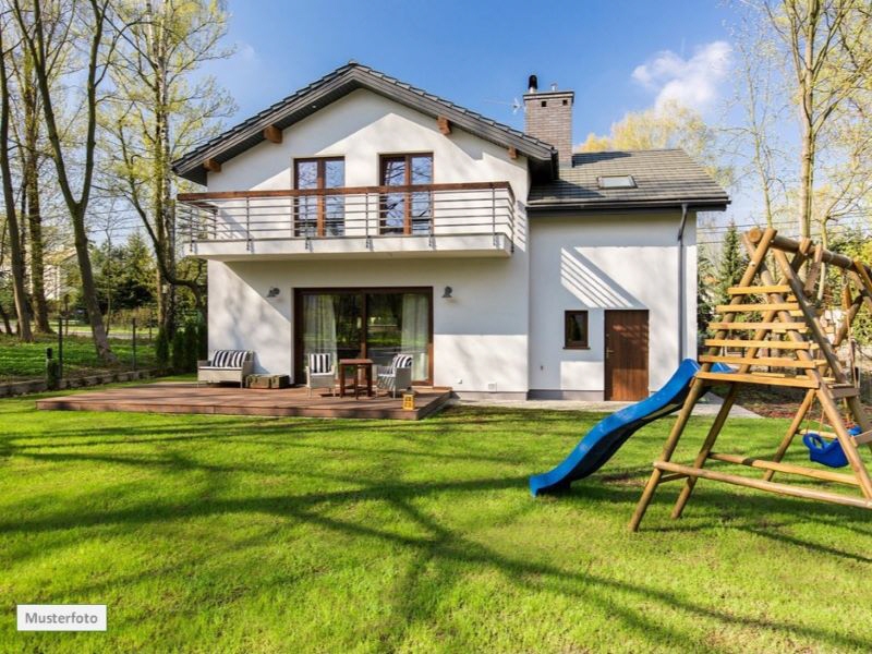 Zwangsversteigerung Höxter, Am Backhaus